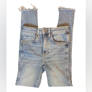 GUC Free People frayed hem mid rise stretch ankle jeans light distressed wash 25